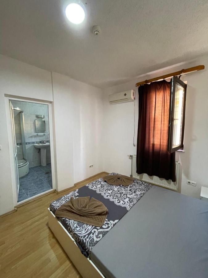 Ela Hostel Prizren Buitenkant foto